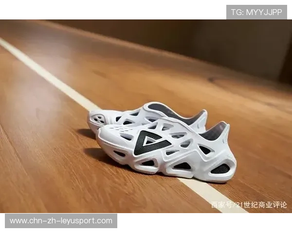 体育周边衍生品开发：一支球队怎么靠卖货赚钱？，买周边的球迷挑战体育电商承受力